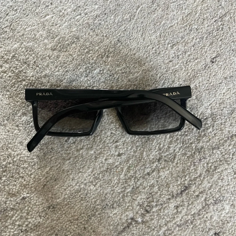 Prada rectangular sunglasses - Picture 2 of 5